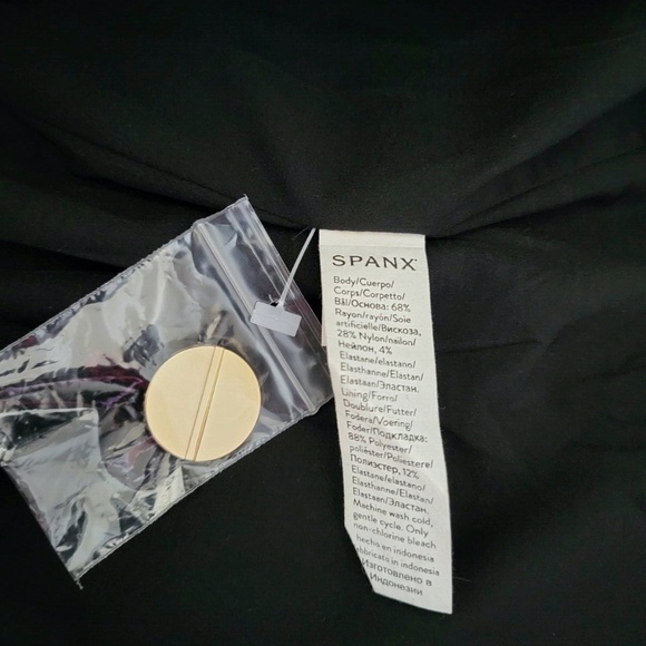 Unworn Spanx The Perfect Asymmetrical Blazer in Black - Picture 11 of 13